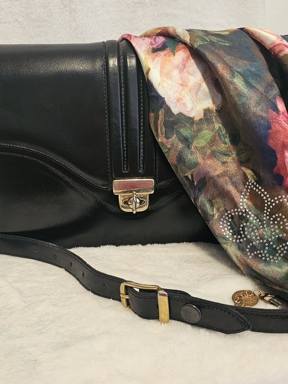 Vintage Black Genuine Leather Messenger Bag "RUBY Made in England" (1970s–1980s)
